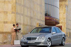 Click here to open the Mercedes-Benz E 320 Avantgarde gallery