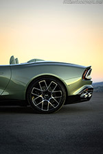 Aston Martin Vanquish Volante