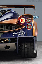 Pagani Huayra 70 Derecho